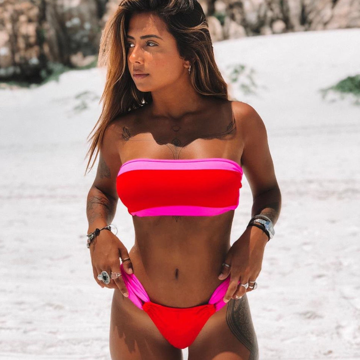 Feminint Bandeau-Bikini i Kontrastfärger