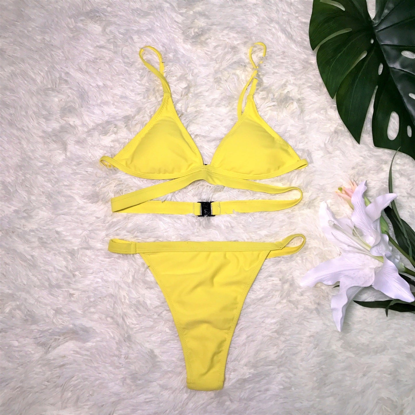 Bikini-set för kvinnor med justerbara band och minimalistisk triangelstil