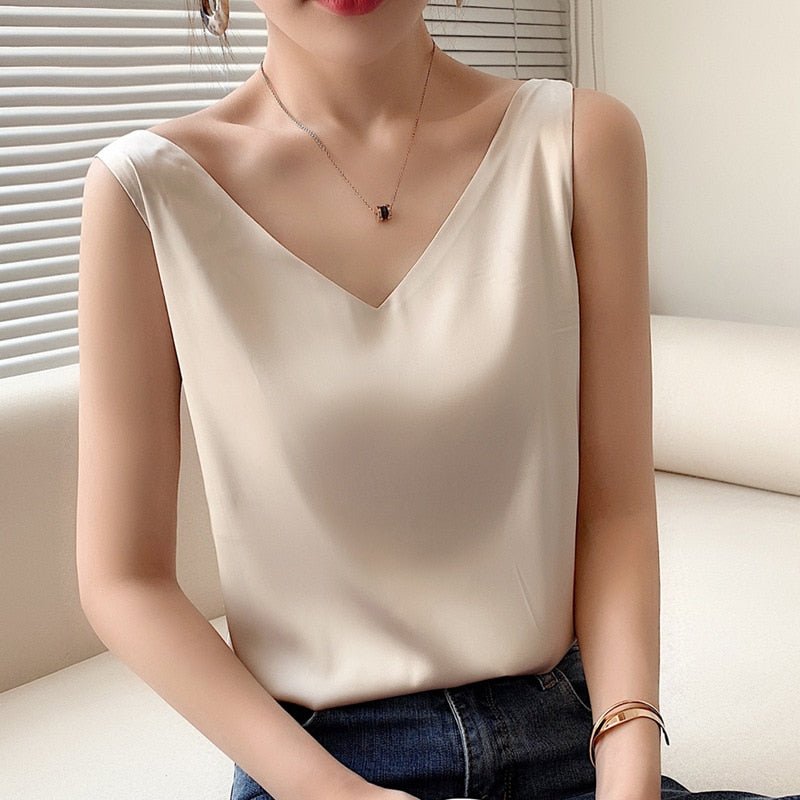 Sublim | Elegant Satin V-ringad Top för Damer