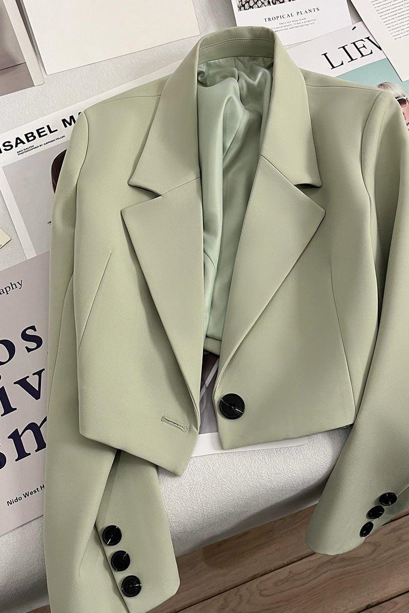 Kompakt blazer med definierade slag och modern passform