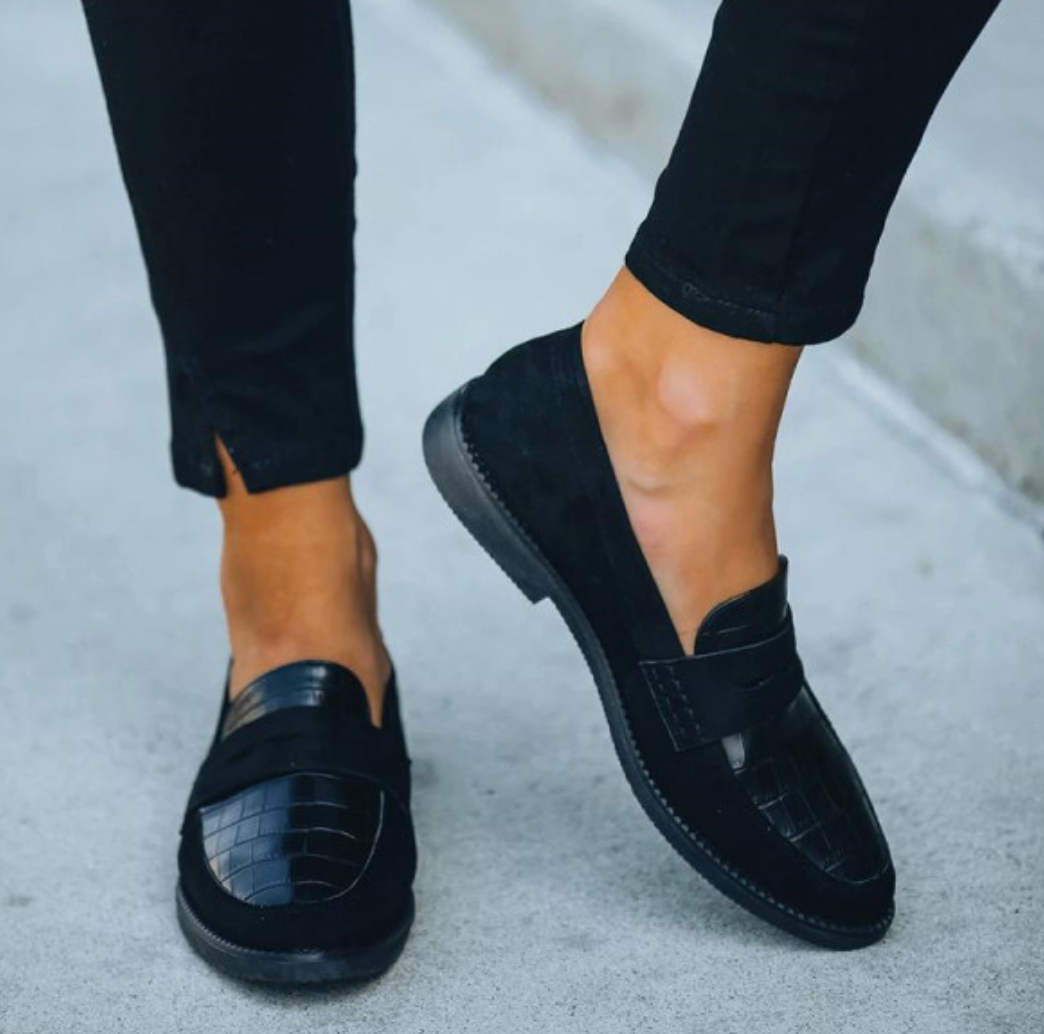 Krokopräglade loafers för kvinnor