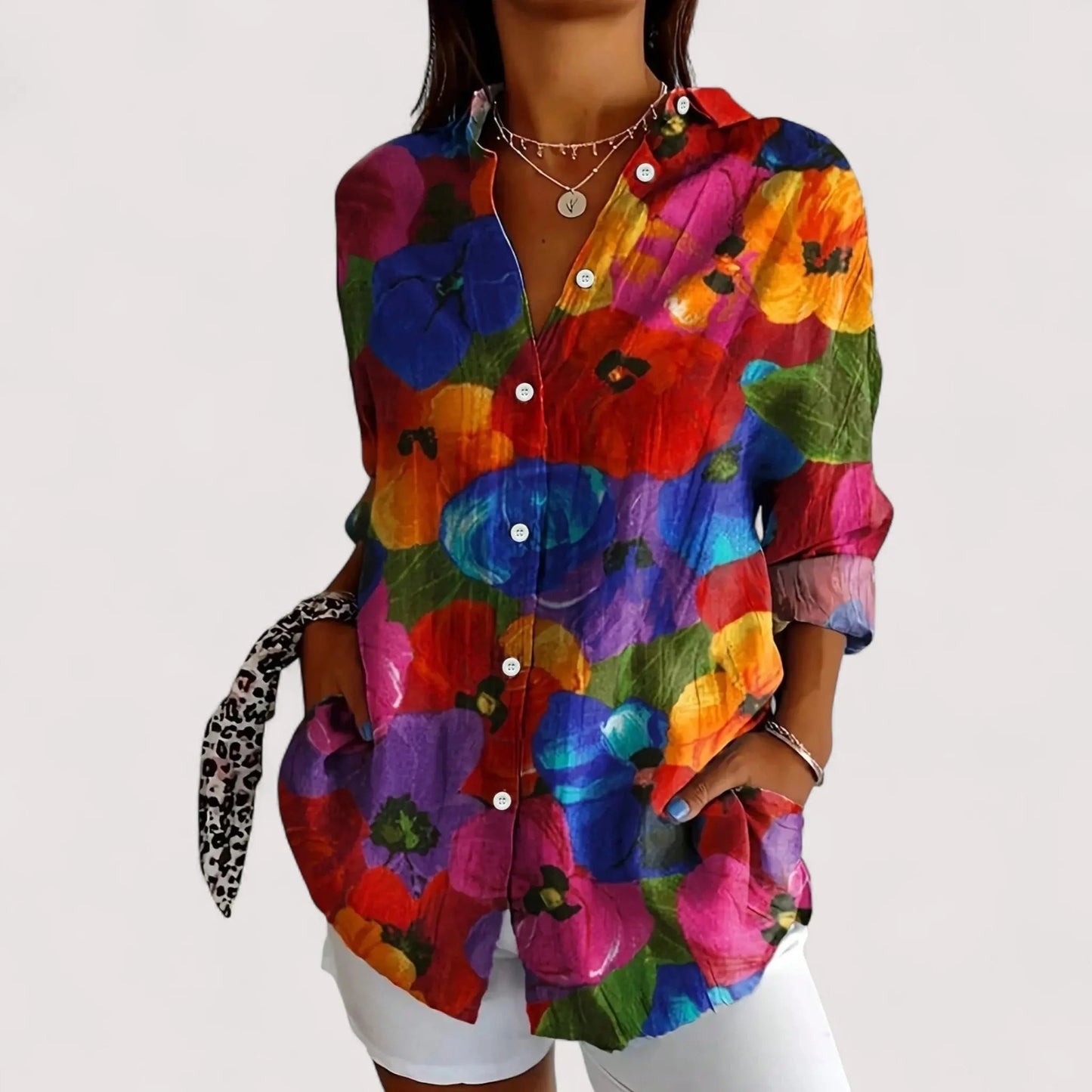 Solig Blus med Blommig Akvarelldesign