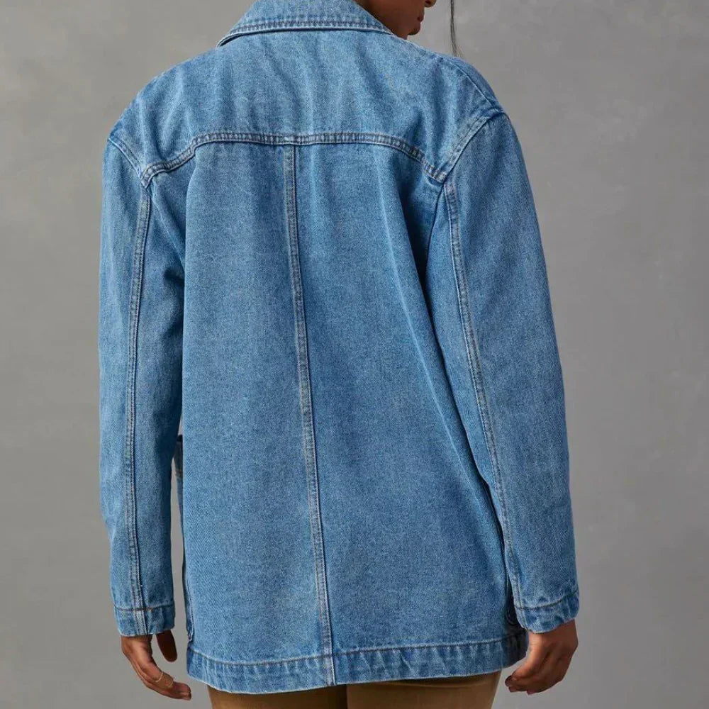 Jeansjacka för dam med en stilfull twist