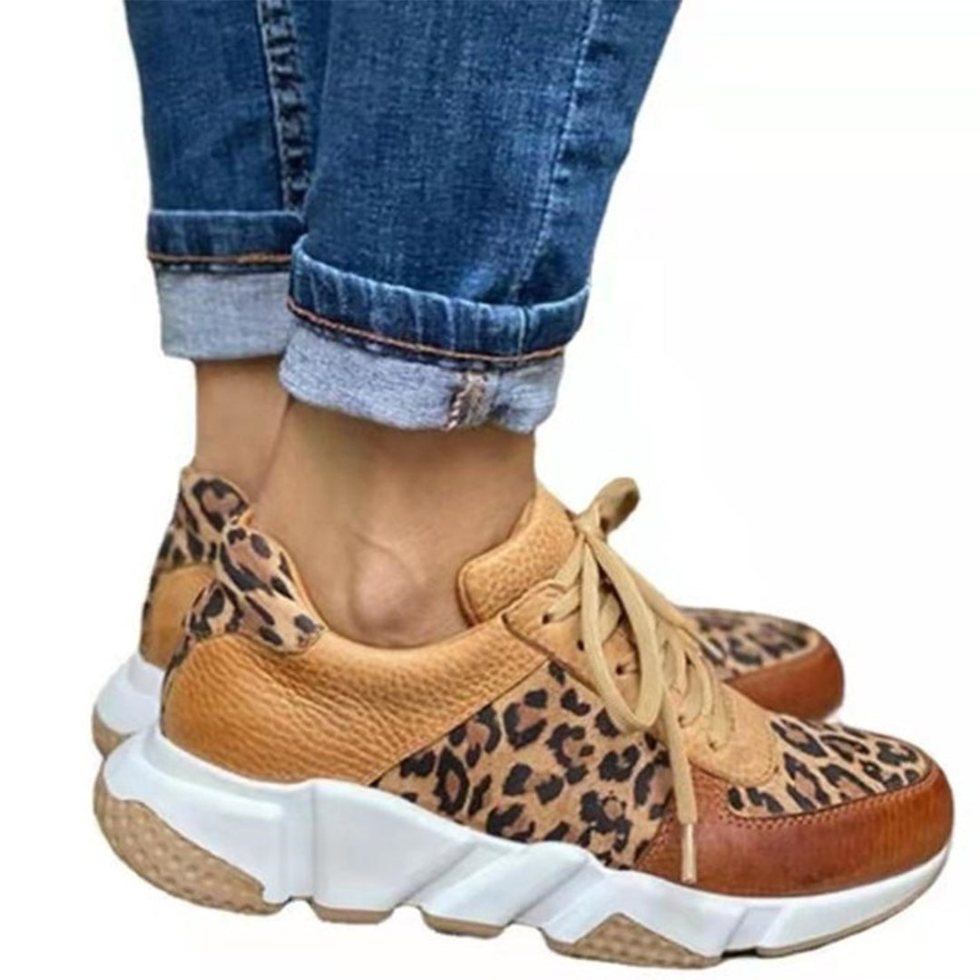 Vivara | Trendiga Sneakers för Damer med Leotyg och Snörning