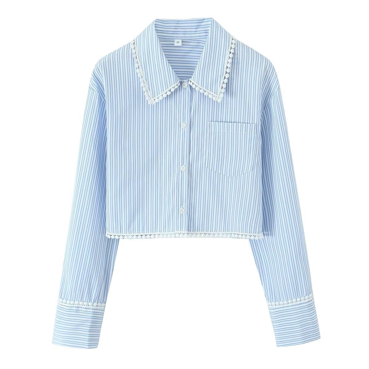 Stilfuld cropped bluse med delikate spidser