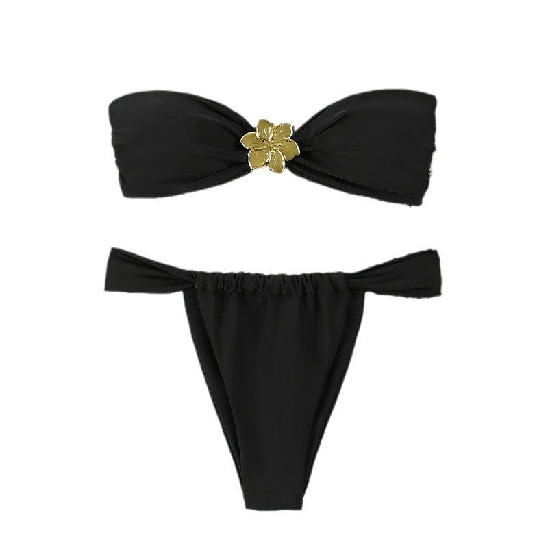 Feminint Bandeau-Bikini med Glittrande Blomdetaljer