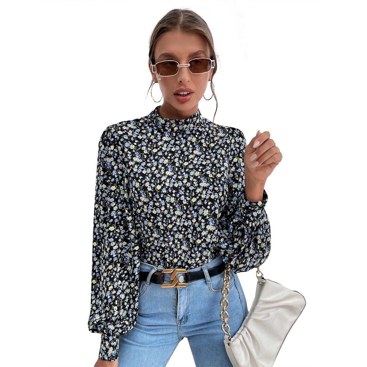 Elegant Bluse med Høj Krave og Voluminøse Ærmer