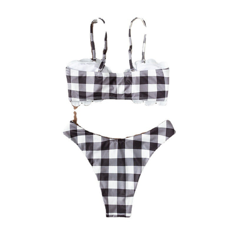 Feminint Bandeau-Bikini med Lekfulla Volanger