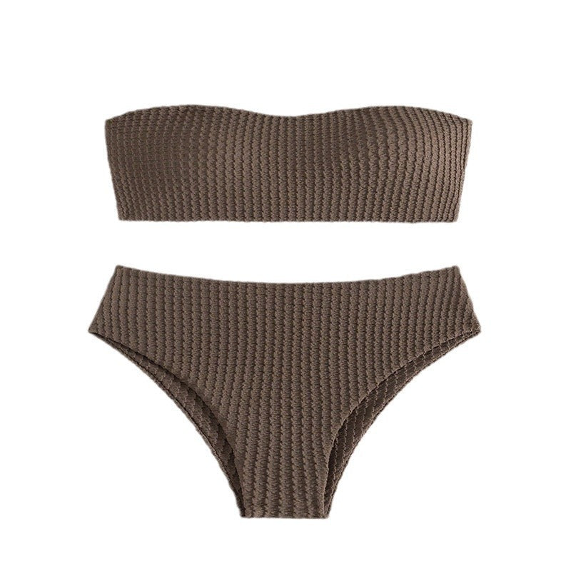Snygg Bandeau-Bikini med Djup Uskärning och Snygga Detaljer