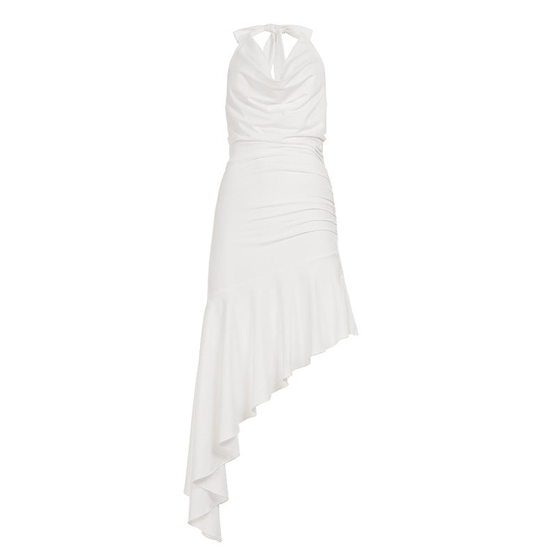 Kvällsklänning med asymmetrisk design och drapering