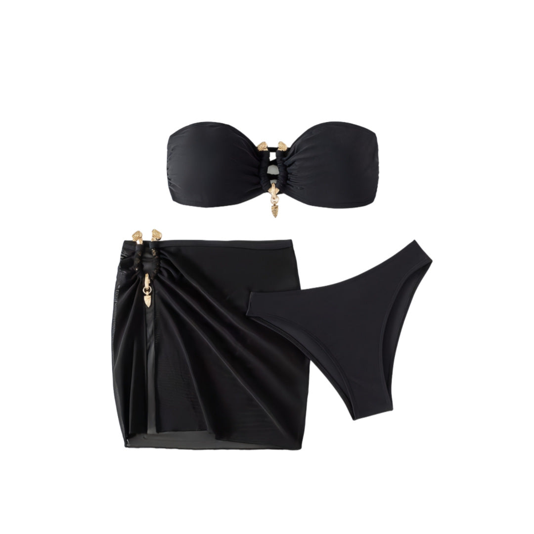 Snygg Bandeau-Bikini med Chic Kjolöverdrag