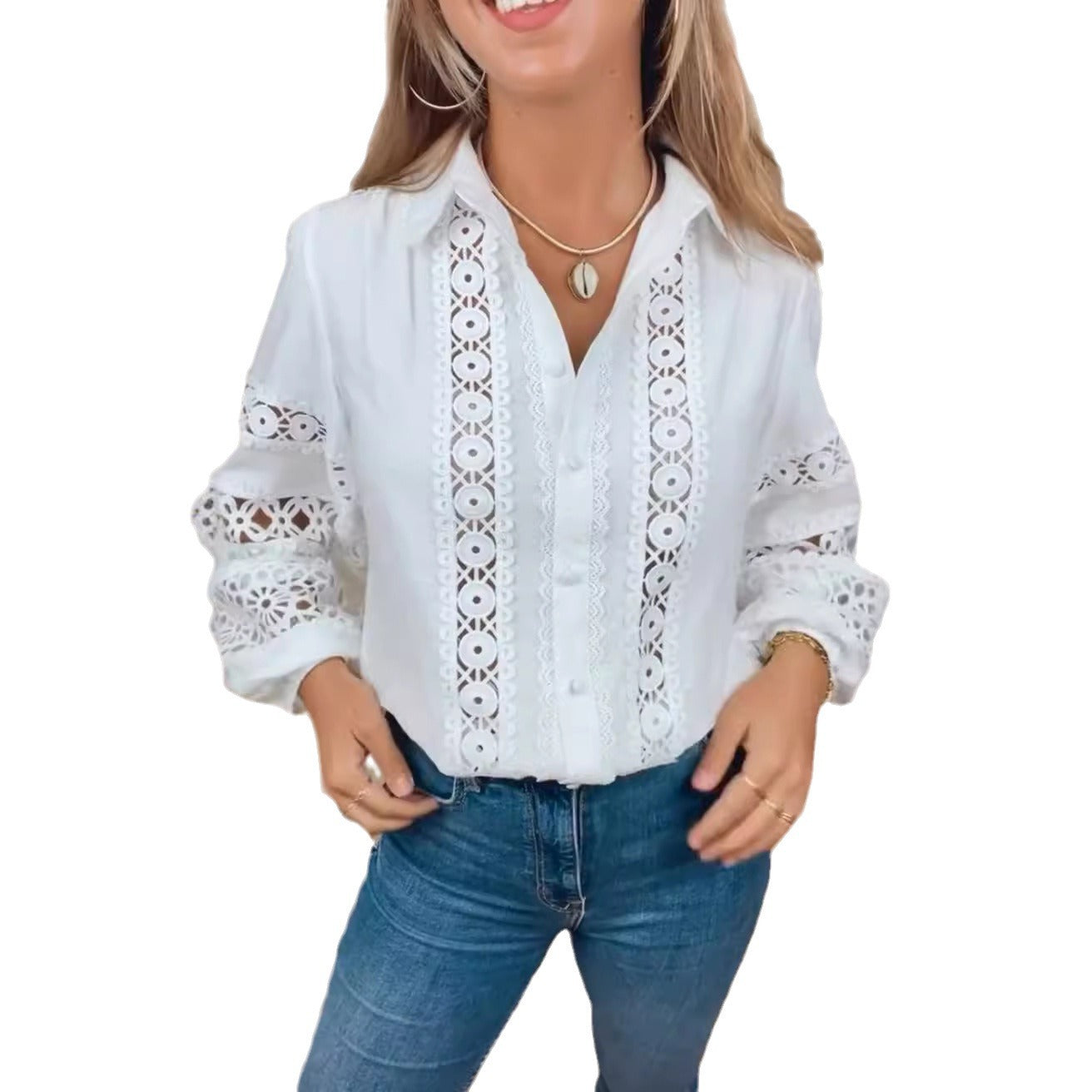 Stilfuld Bluse med Unikke Hækledesigns og Detaljer