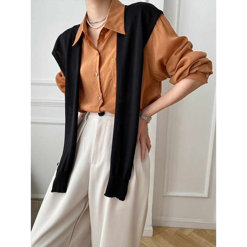 Stilfuld Bluse med Trendy Strikkrave