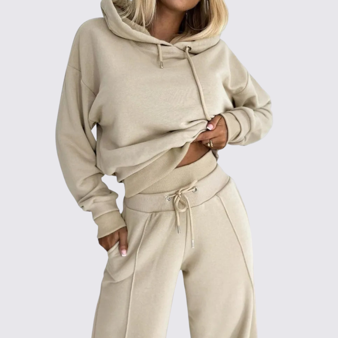 Dame to-delt sæt med hoodie og brede bukser – Casual look – Moderne snit