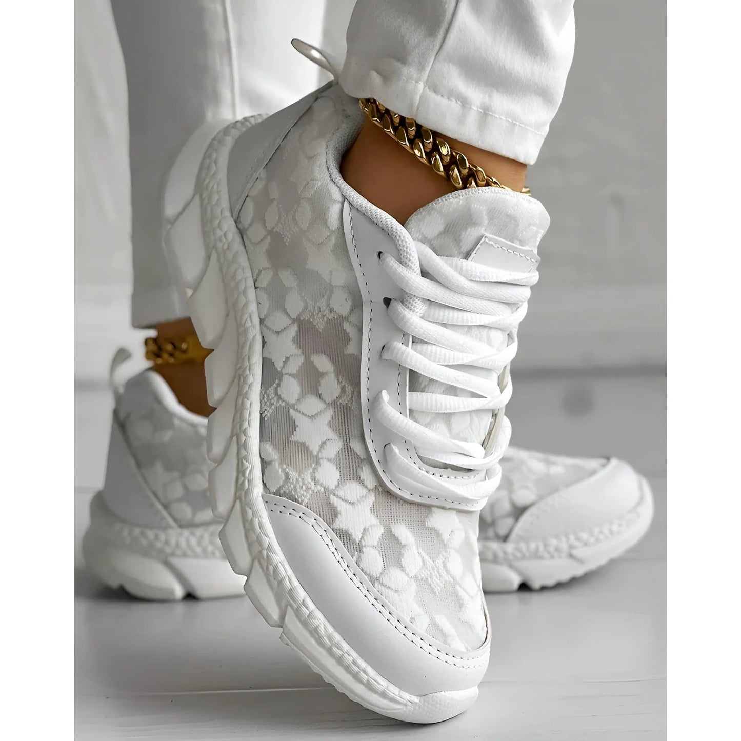 Sneakers för kvinnor med snörning