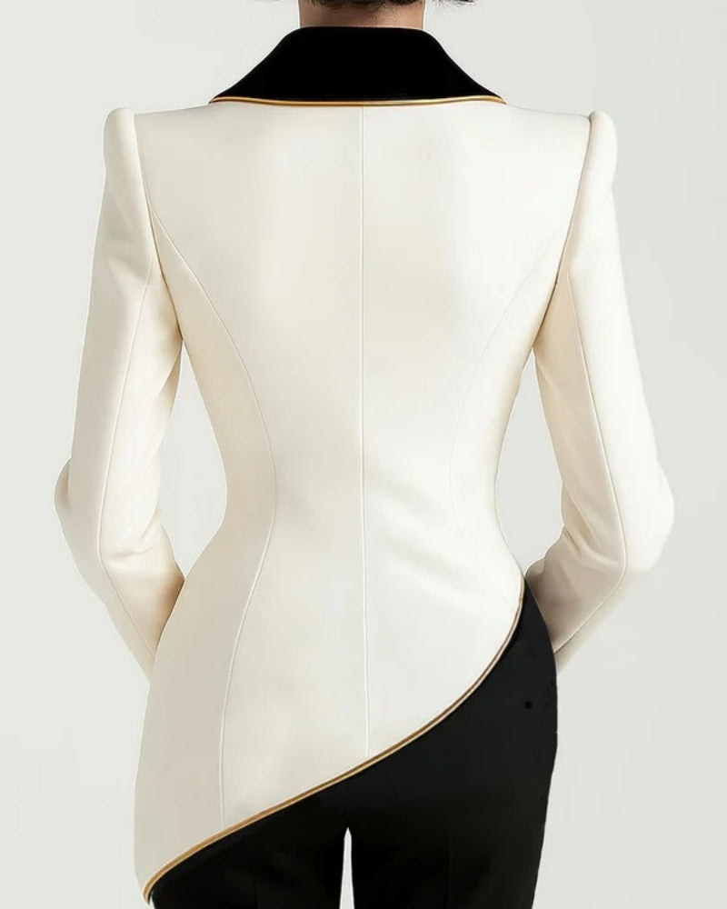 Blazer Dame – To-farvet asymmetrisk blazer med guldknap