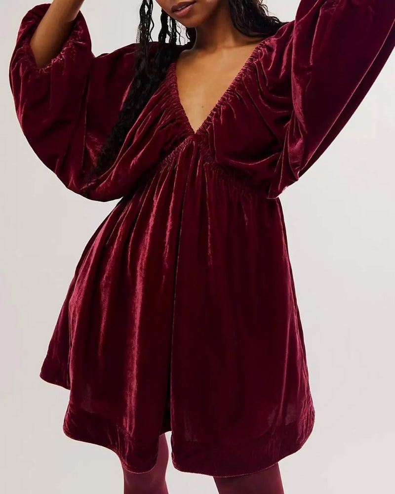 Dame-Minikjole – Kort, langærmet, lukket