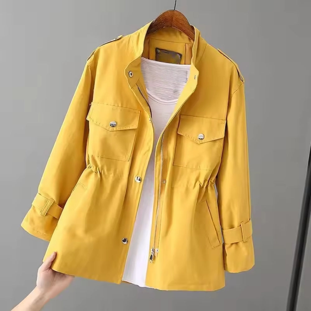 Dame-vinterjakke – Moderne lynlåsmantel med taljedetalje