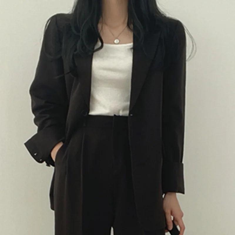 Elysia | Tvådelad Kostym med Lång Blazer för Moderna Kvinnor