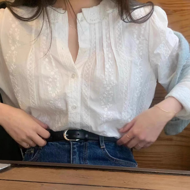 Elegant Bluse med Broderede Detaljer til Den Stilbevidste