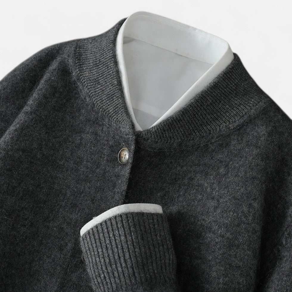 Cashmere cardigan med knaplukning