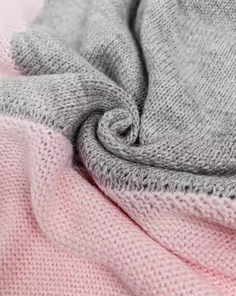 Langærmet dame sweater – Moderne farveblok design
