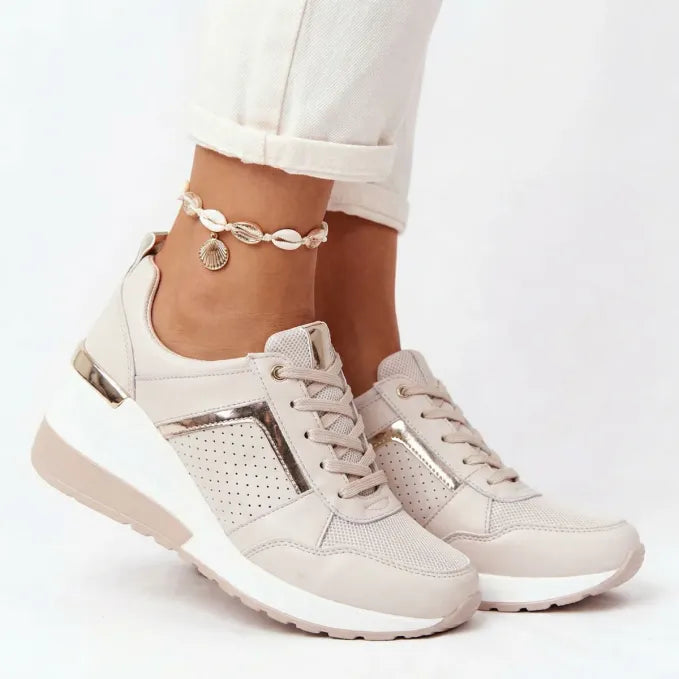 Sneakers för damer med snörning och platt sula
