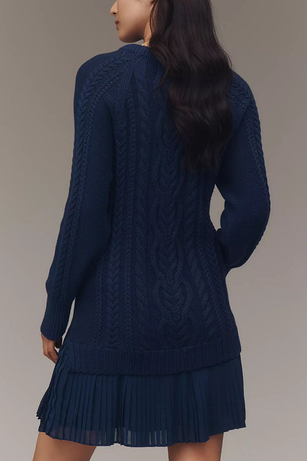 Elegant Strikkjole med Plisserede Chiffon Detaljer