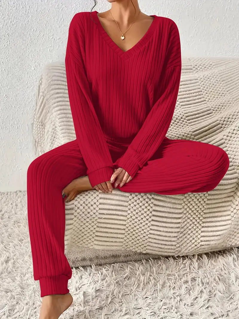 Elegant Loungewear Sæt med V-Hals og Ribbet Design