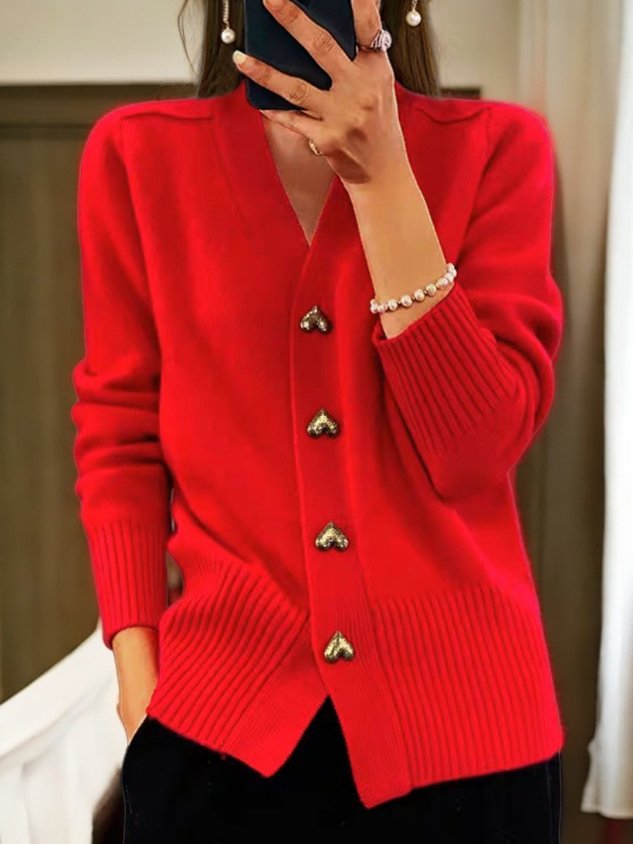 Chic strikcardigan med knapdetaljer og tidløs elegance