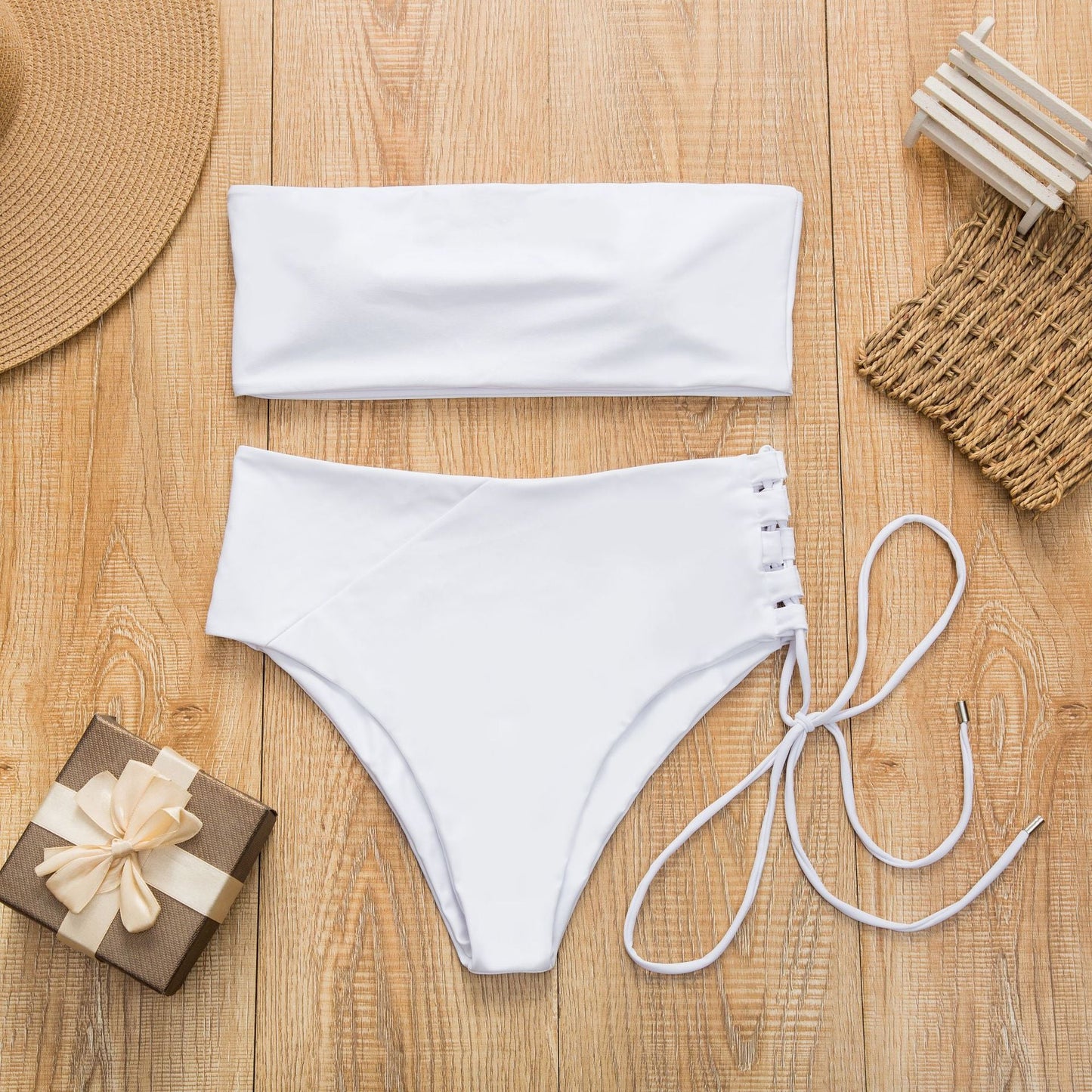 Elegant Bandeau-Bikini med Hög Midja för Stilmedvetna