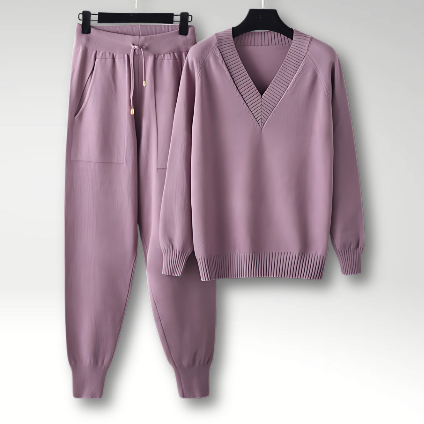 Elegant mysset med luva och byxor – Stilfull avkoppling