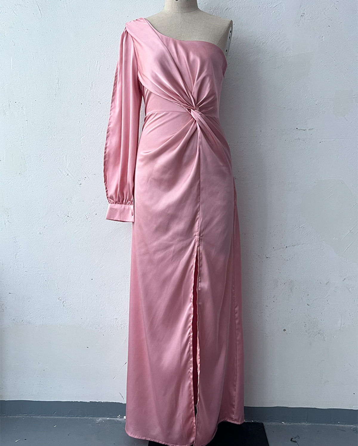 Sofia - Chic One-Shoulder-Klänning med Slits