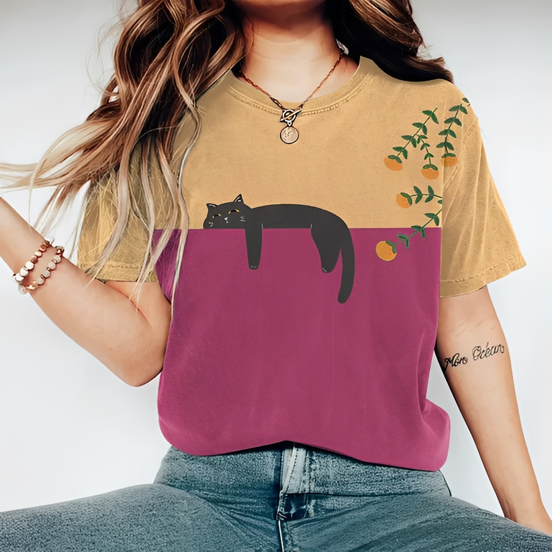 Evelina - Modernt och lekfullt T-shirt för kvinnor