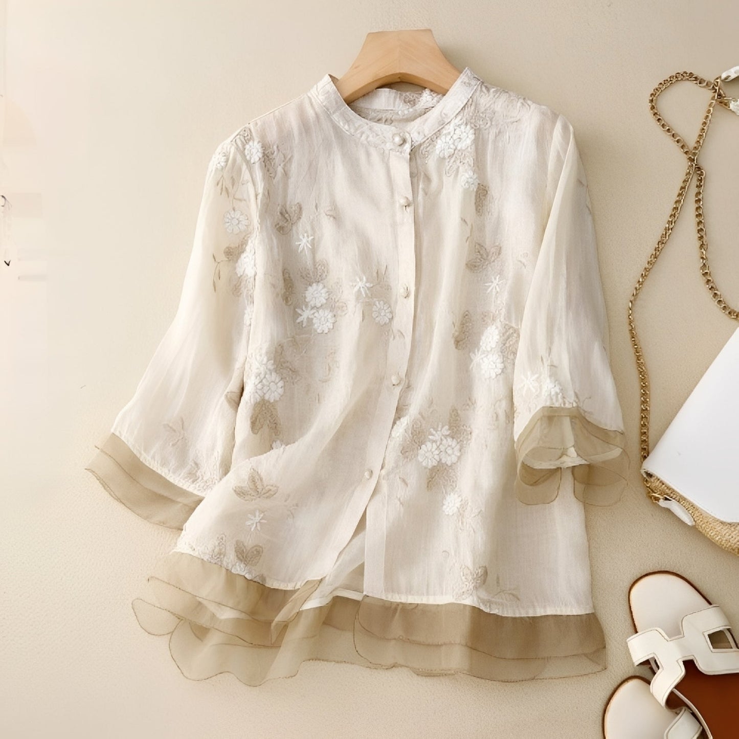 Elena - Elegant Blus med Blommig Broderi för Kvinna