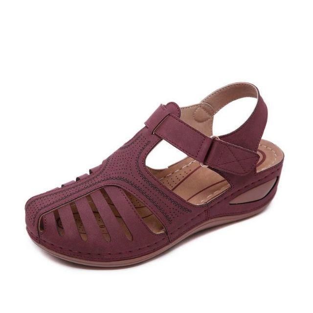 Skulpturerade Läder Sandaler med Ankelsnodd