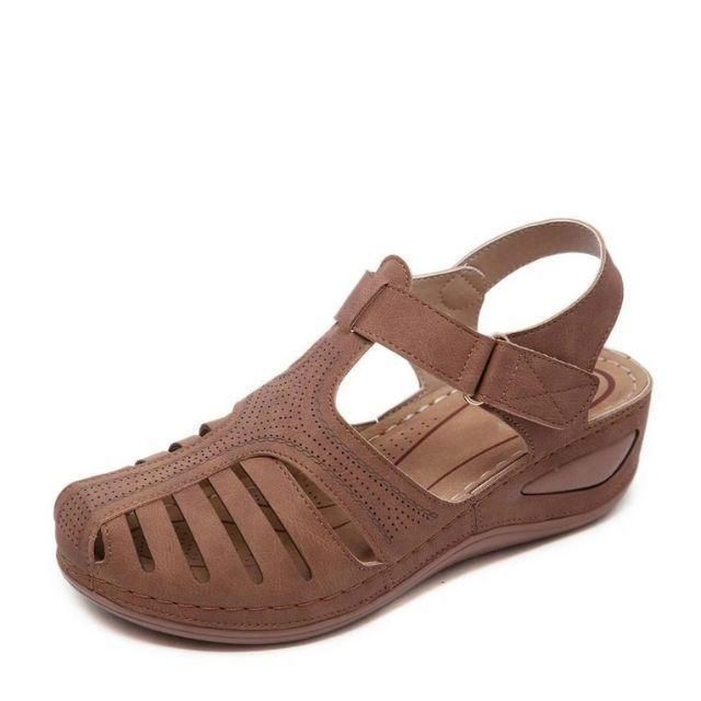 Skulpturerade Läder Sandaler med Ankelsnodd