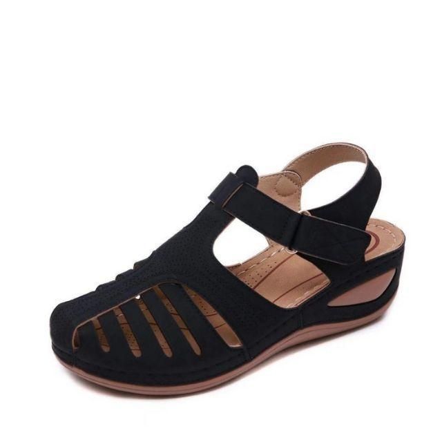Skulpturerade Läder Sandaler med Ankelsnodd