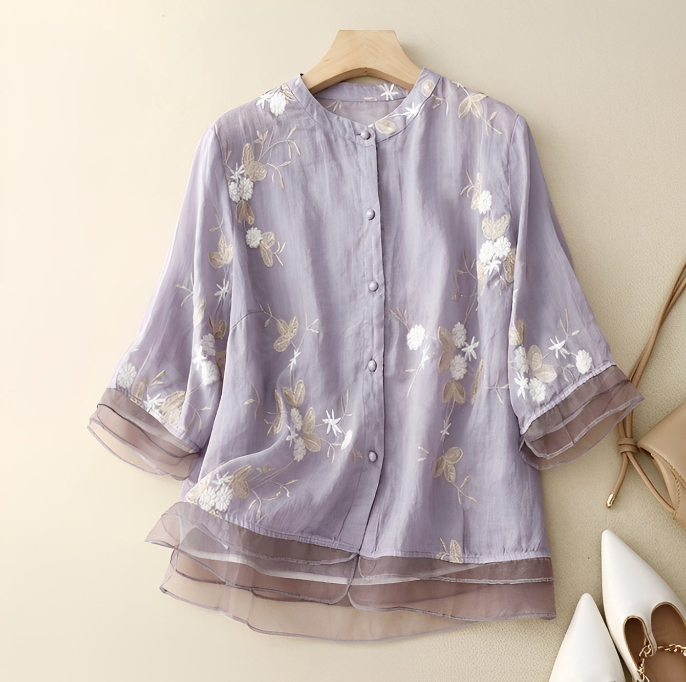 Elena - Elegant Blus med Blommig Broderi för Kvinna