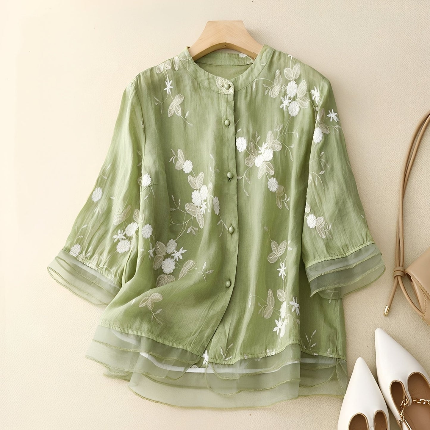 Elena - Elegant Blus med Blommig Broderi för Kvinna