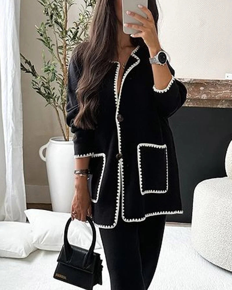 Modernt stickat set med jacka och byxor – Stilfull elegans
