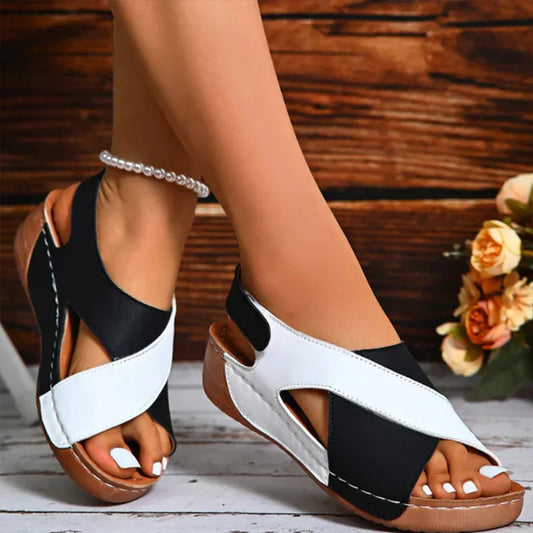 Sofia | Eleganta Sandaler med Korsade Remmar