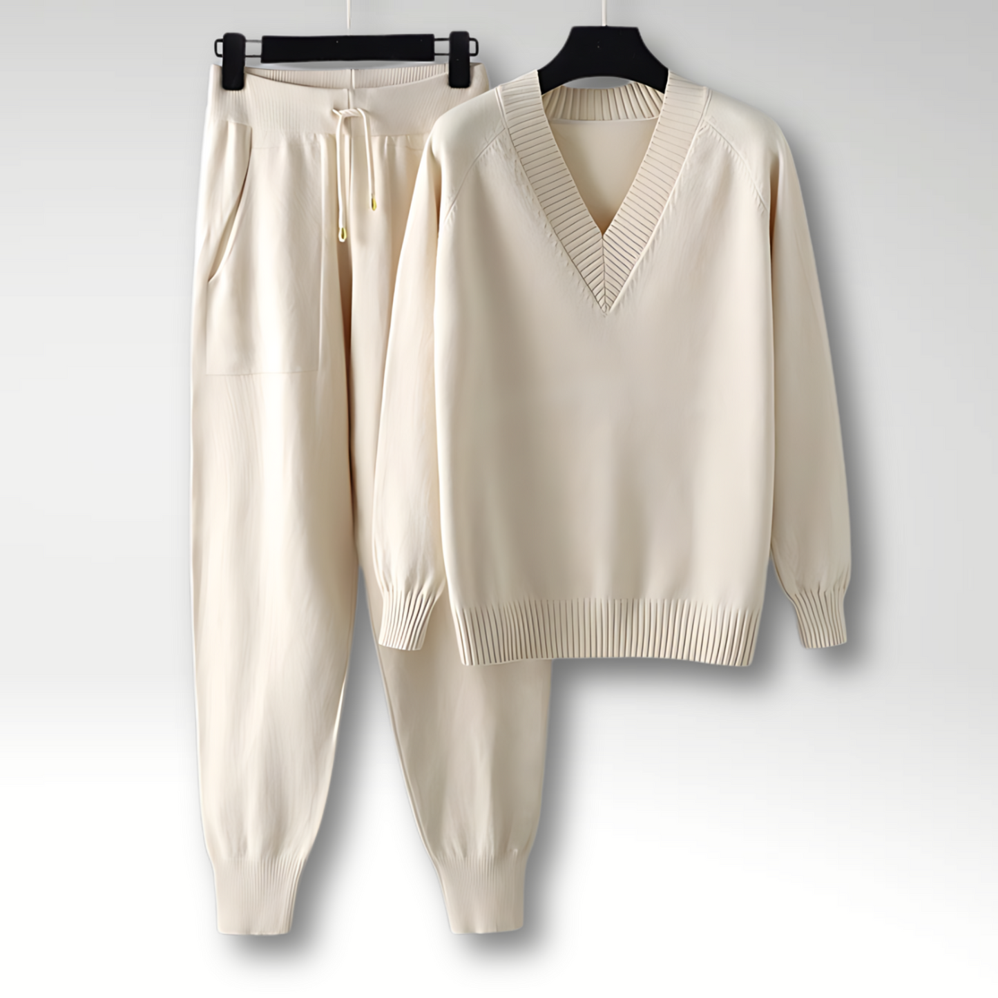 Elegant mysset med luva och byxor – Stilfull avkoppling