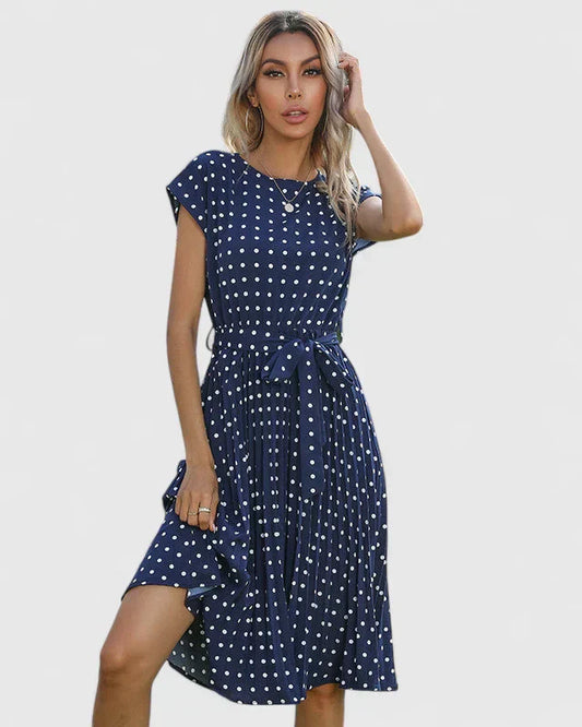 Evelina | Midi klänning med korta ärmar och flytande design