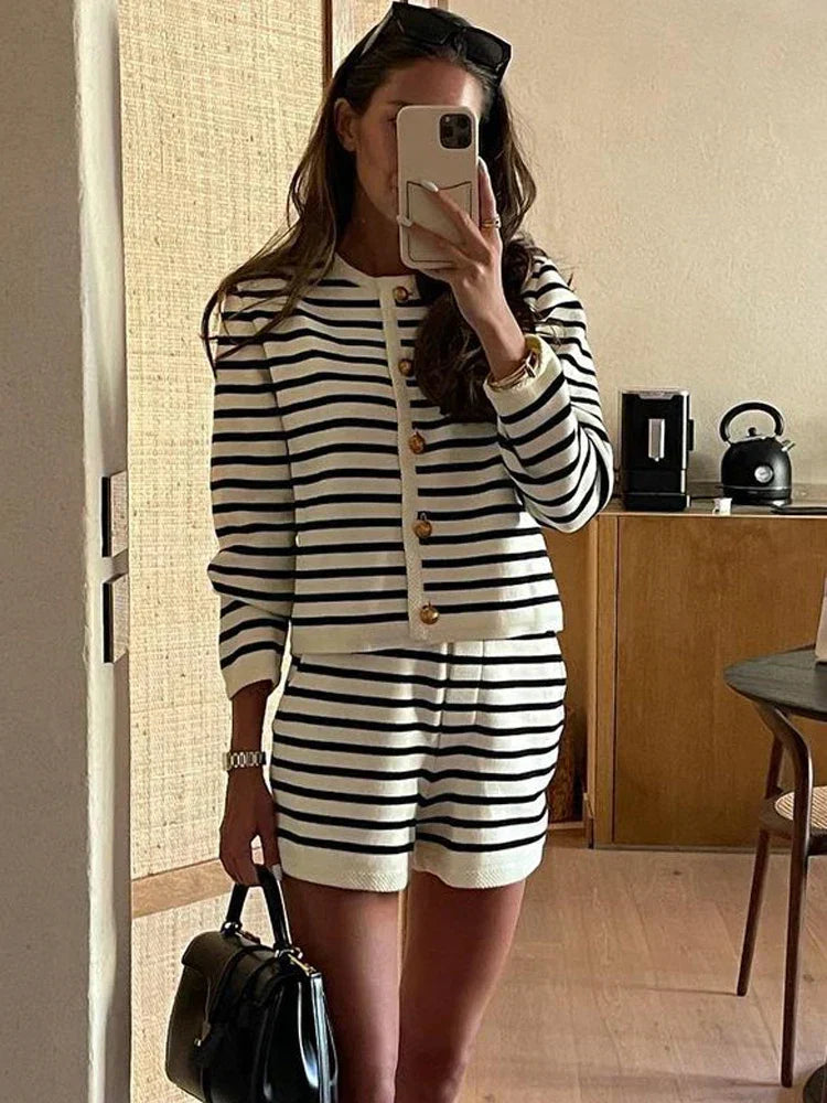 Stilfuldt Sommeroutfit til Kvinder - Elina