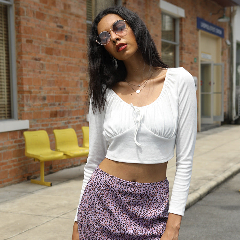 Sofistikerad Croptop med Detaljer i Snitt