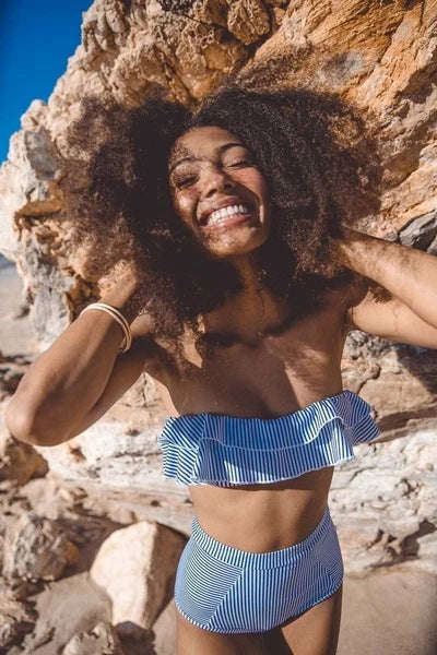 Feminins Bandeau-Bikini med Lekfulla Volanger
