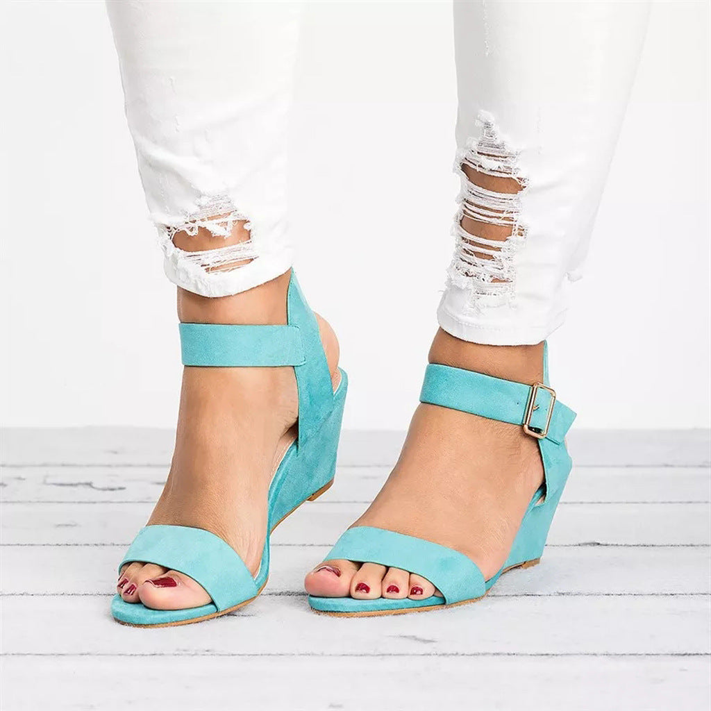 Lina | Eleganta Sandaletter med Knökelrem och Blockklack