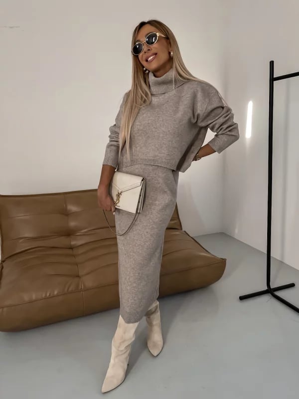 Elegant set med klänning och turtleneck