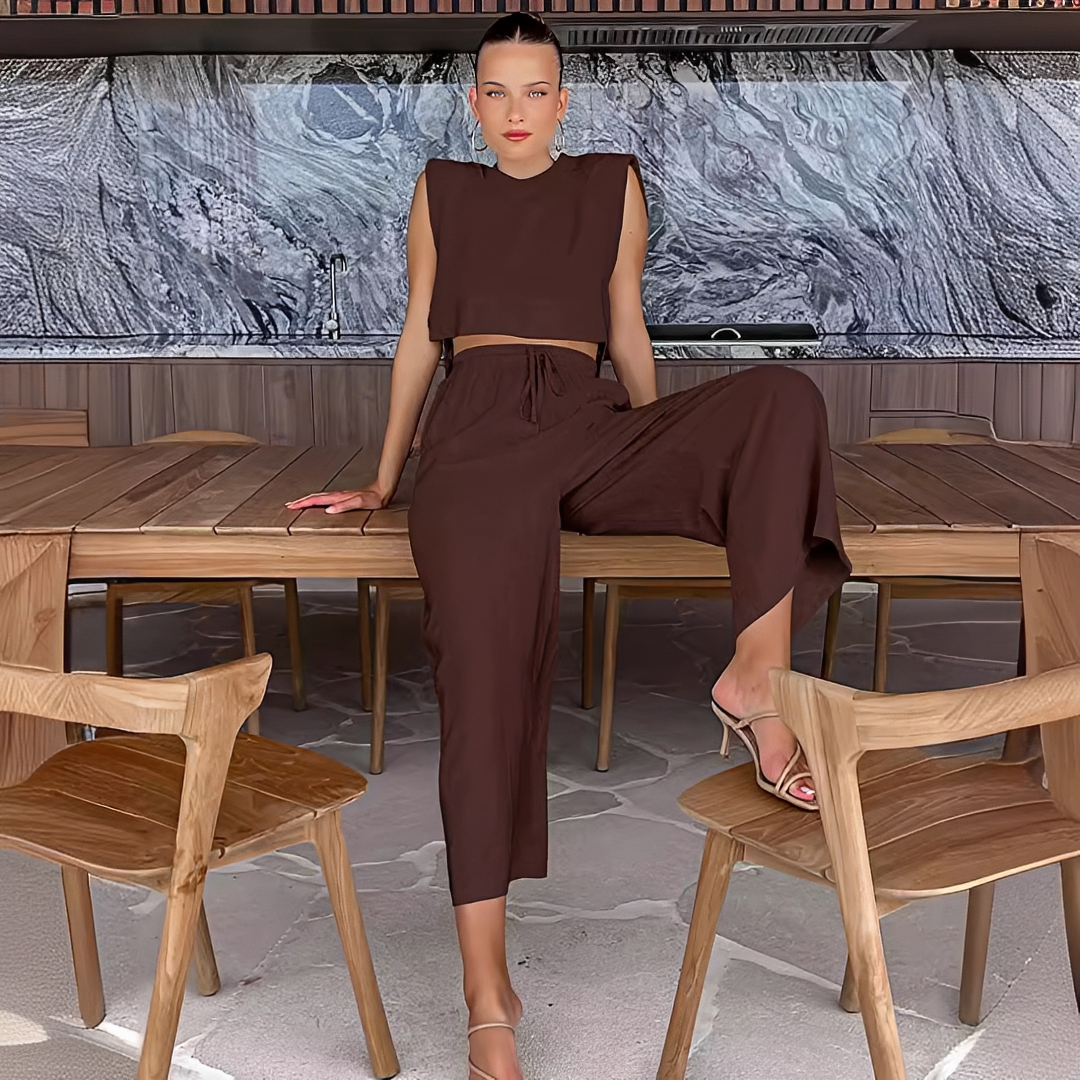 Chic Ensemble med Luftiga Byxor och Top